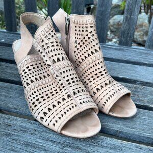 Vince Camuto Derechie Leather Round Toe Stacked Block Heel Sandals, Size 8 1/2